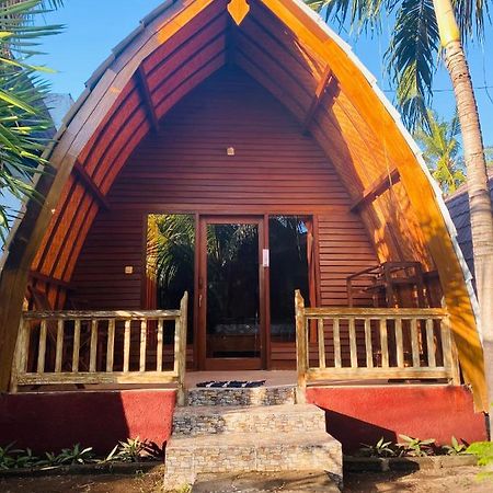 Oktavia Bungalows Gili Air Bagian luar foto