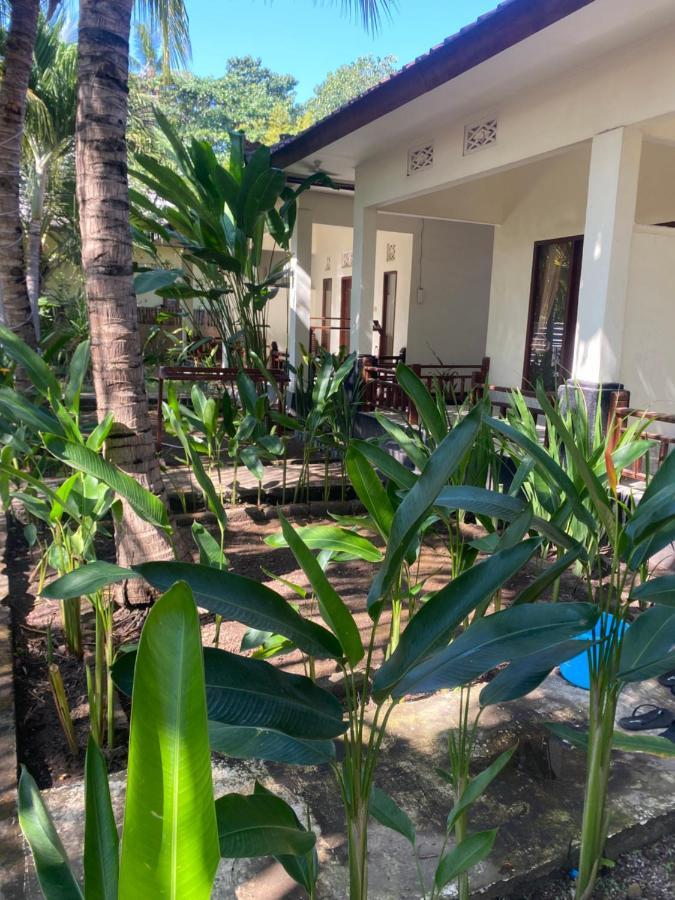 Oktavia Bungalows Gili Air Bagian luar foto