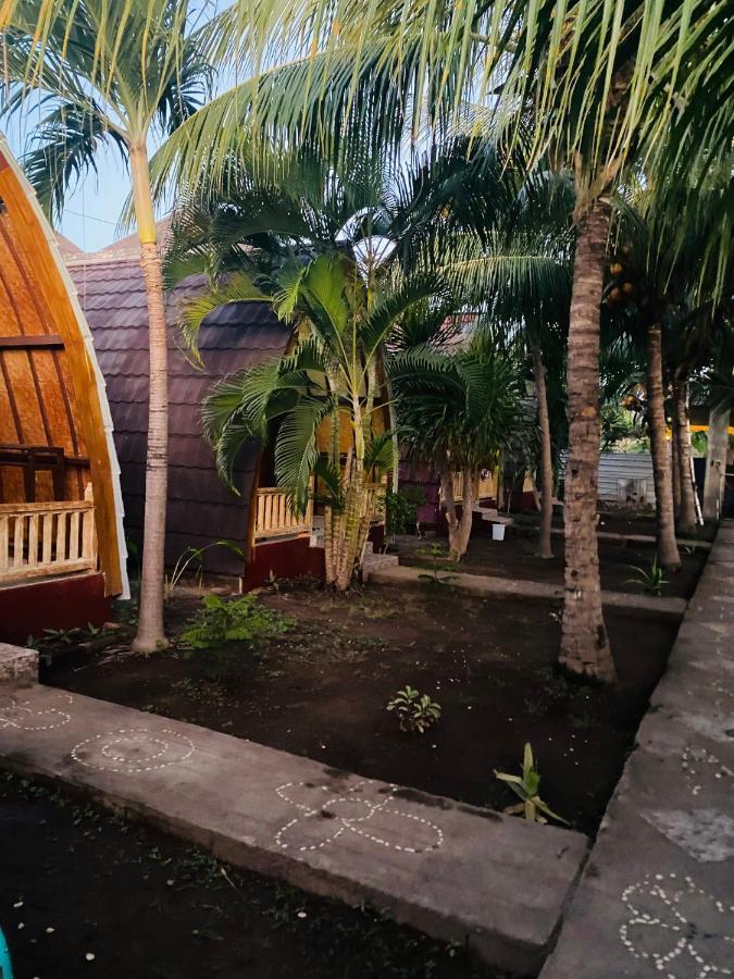 Oktavia Bungalows Gili Air Bagian luar foto